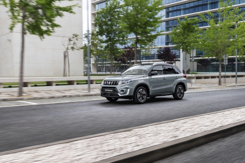 SUZUKI-PONOSAN NA SVOJA 4 CILINDRA
